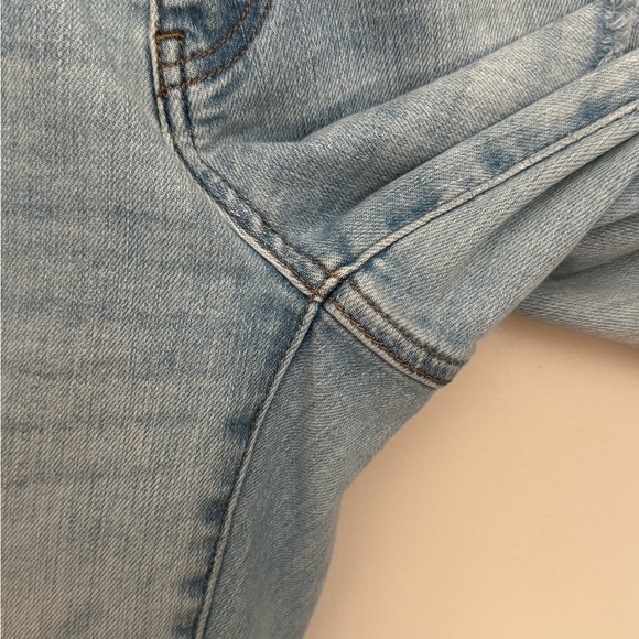 Judy Blue Boyfriend Fit Distressed Jeans Women’s Size 3/26 Light Wash JB8878 - Picture 6 of 6